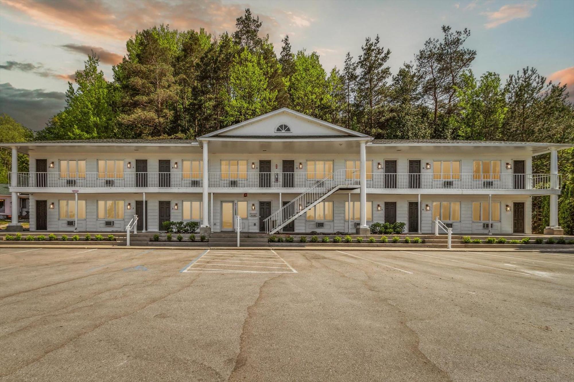 Million Dollar Views Of Petoskey Bay Dtpetoskey Villa Exterior photo